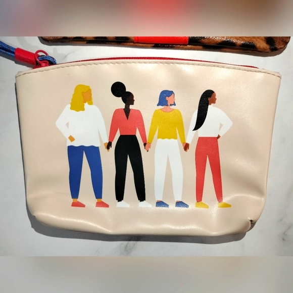 Ipsy bags (+small wallet) - Picture 4 of 5